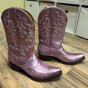 Cavender’s Metallic Pink Cowgirl Boots